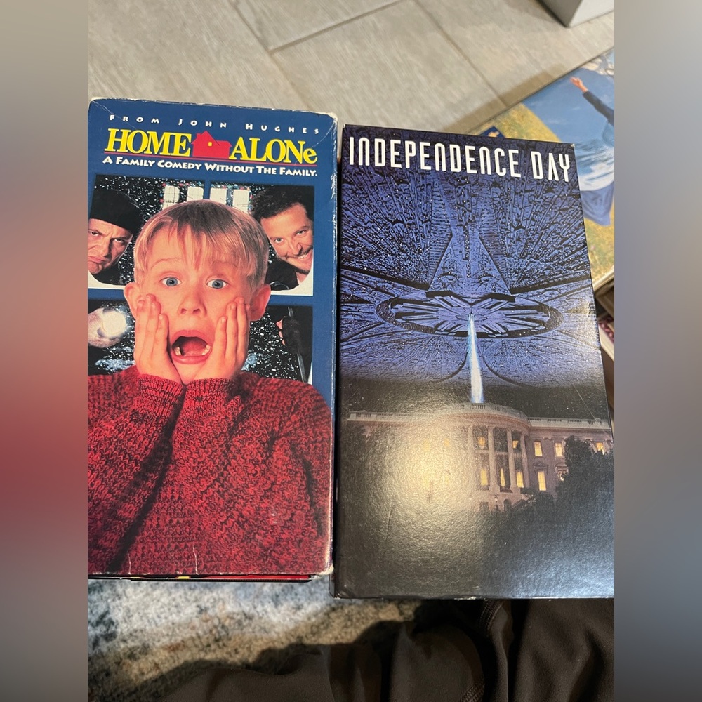 VHS Lot - Picture 9 of 16